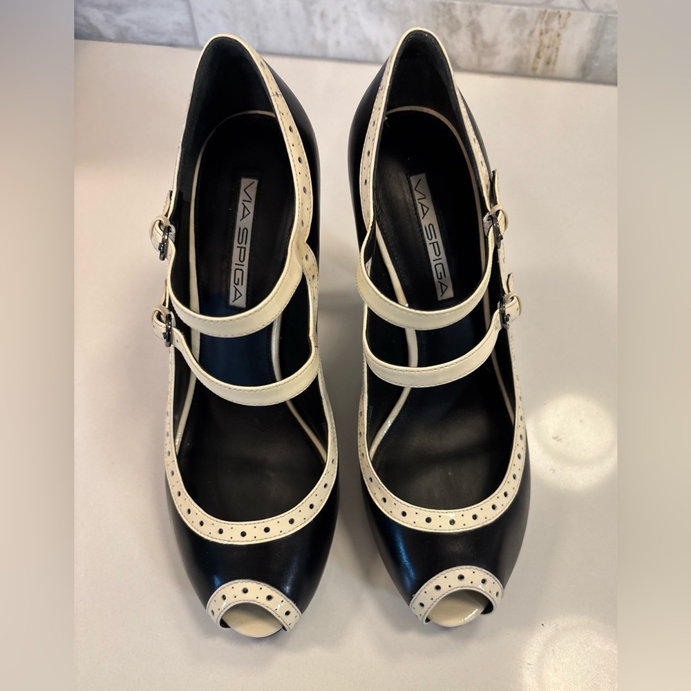 🎩 VIA SPIGA vintage Double Strap Mary Jane Peep Pumps Black/Cream w/ brogue - Picture 3 of 13